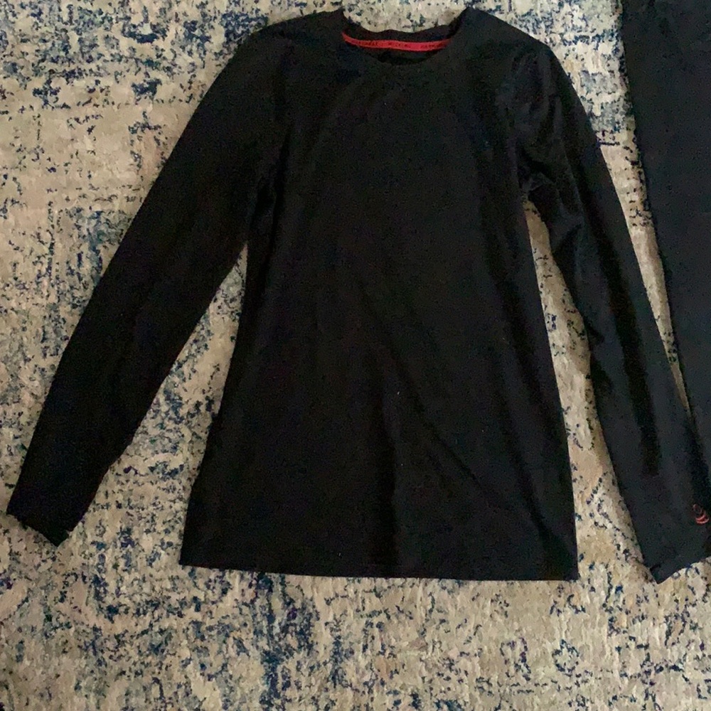 Athletic base layer set. Personally used for skiing.